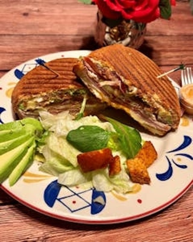 LA Tarasca Tortas.